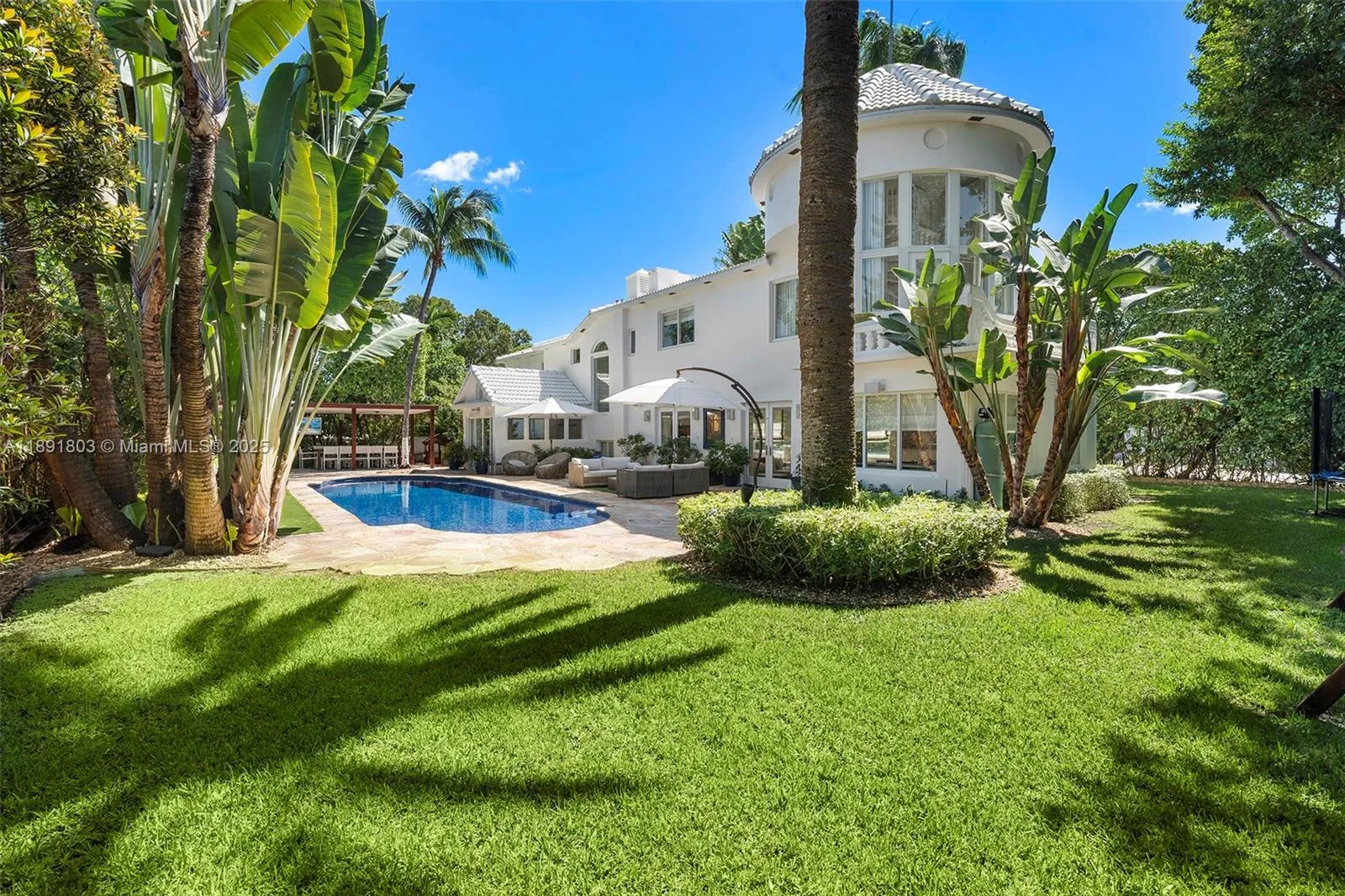 2701 N Bay Rd, Miami Beach FL 33140