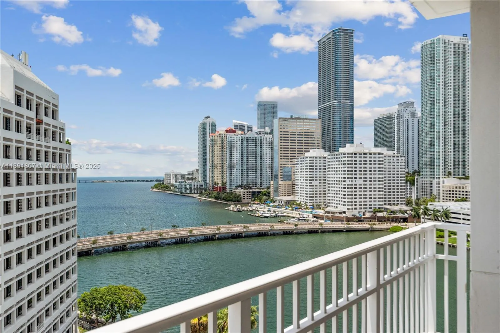 2 bedroom 2 bath for sale at 701 Brickell Key Blvd # 1411, Miami FL 33131