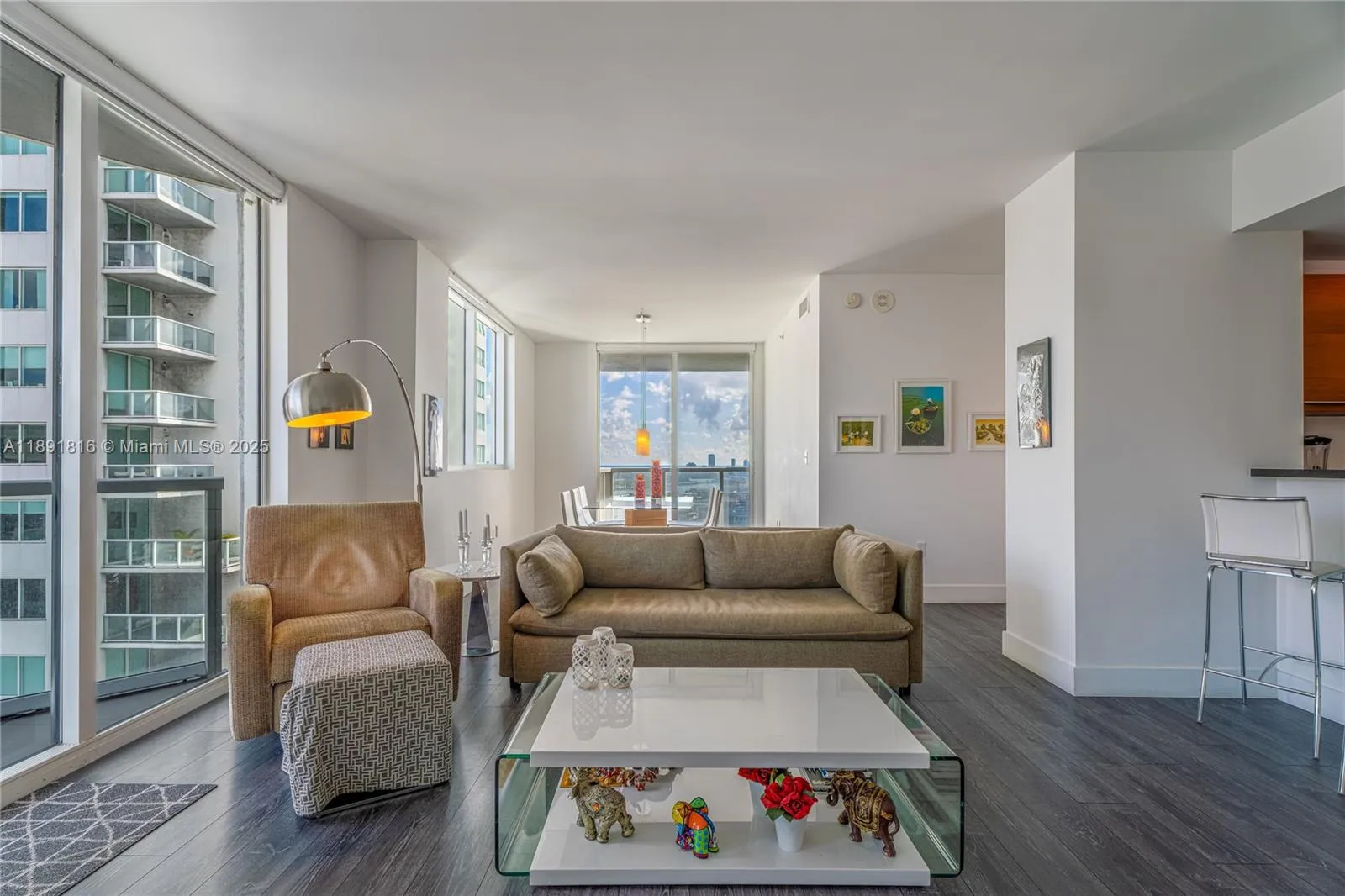 253 NE 2nd St # 3203, Miami FL 33132