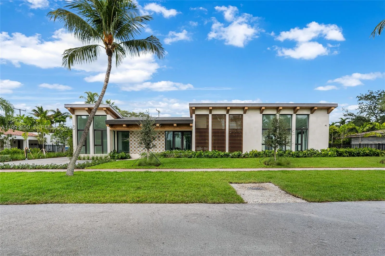 6716 San Vicente St, Coral Gables FL 33146
