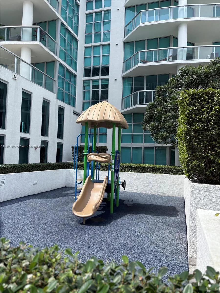 3131 NE 188th St # 809, Aventura FL 33180