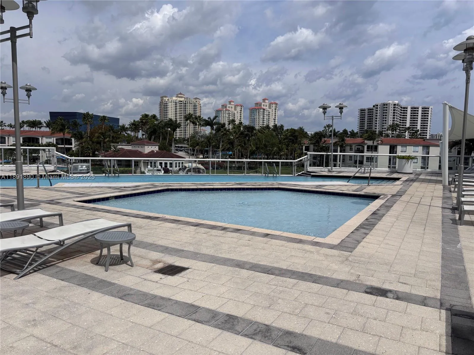 3131 NE 188th St # 809, Aventura FL 33180