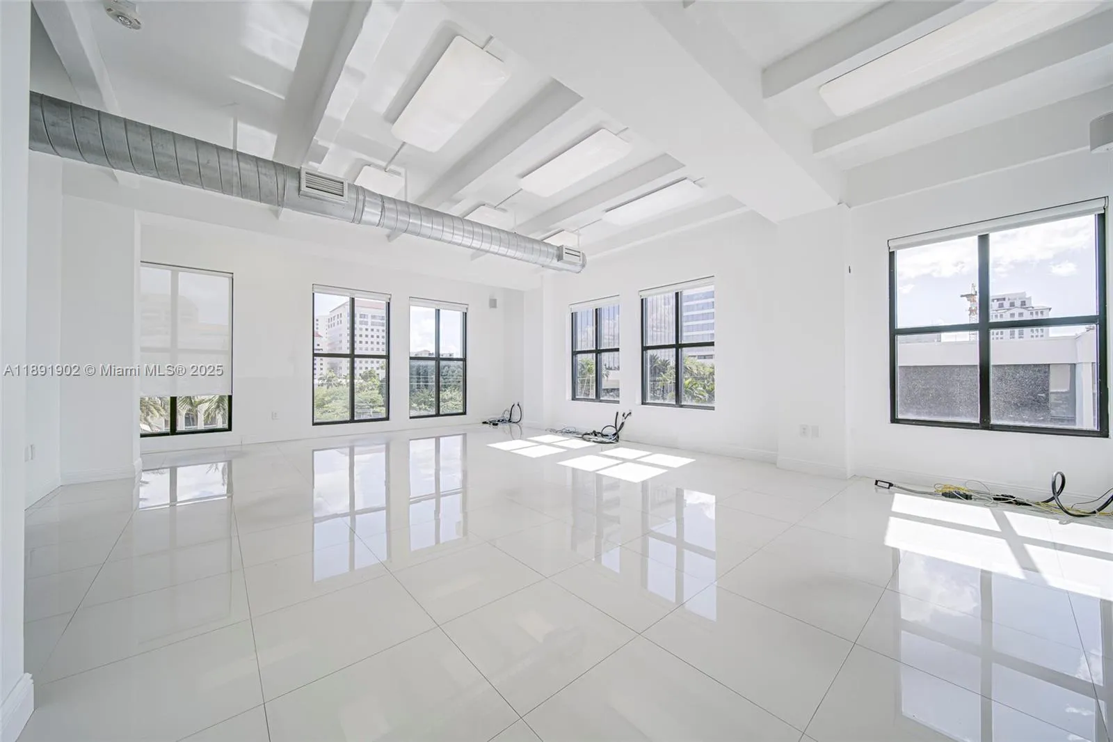 814 Ponce De Leon Blvd # 304, Coral Gables FL 33134