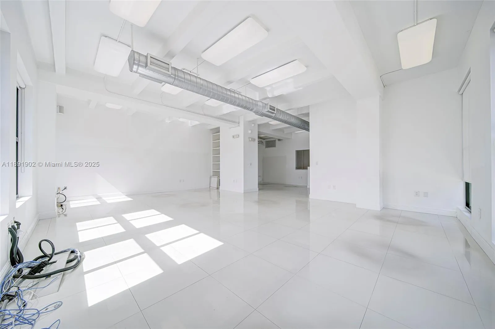 814 Ponce De Leon Blvd # 304, Coral Gables FL 33134