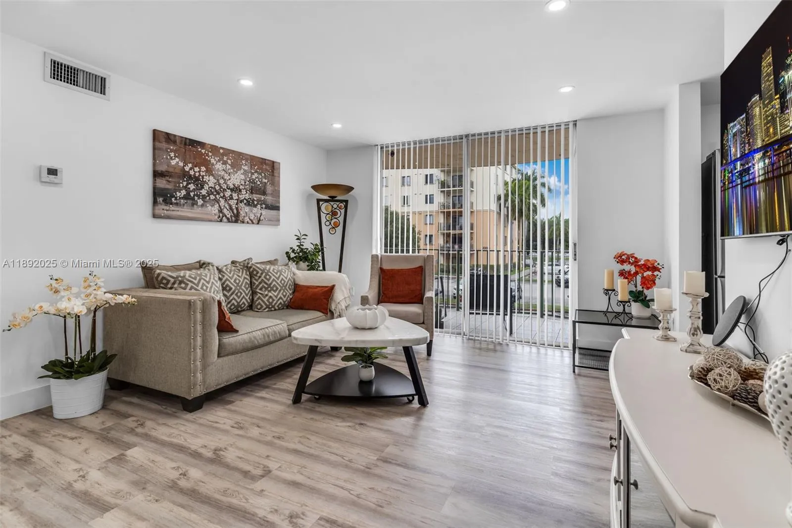 9310 Fontainebleau Blvd # 201, Miami FL 33172