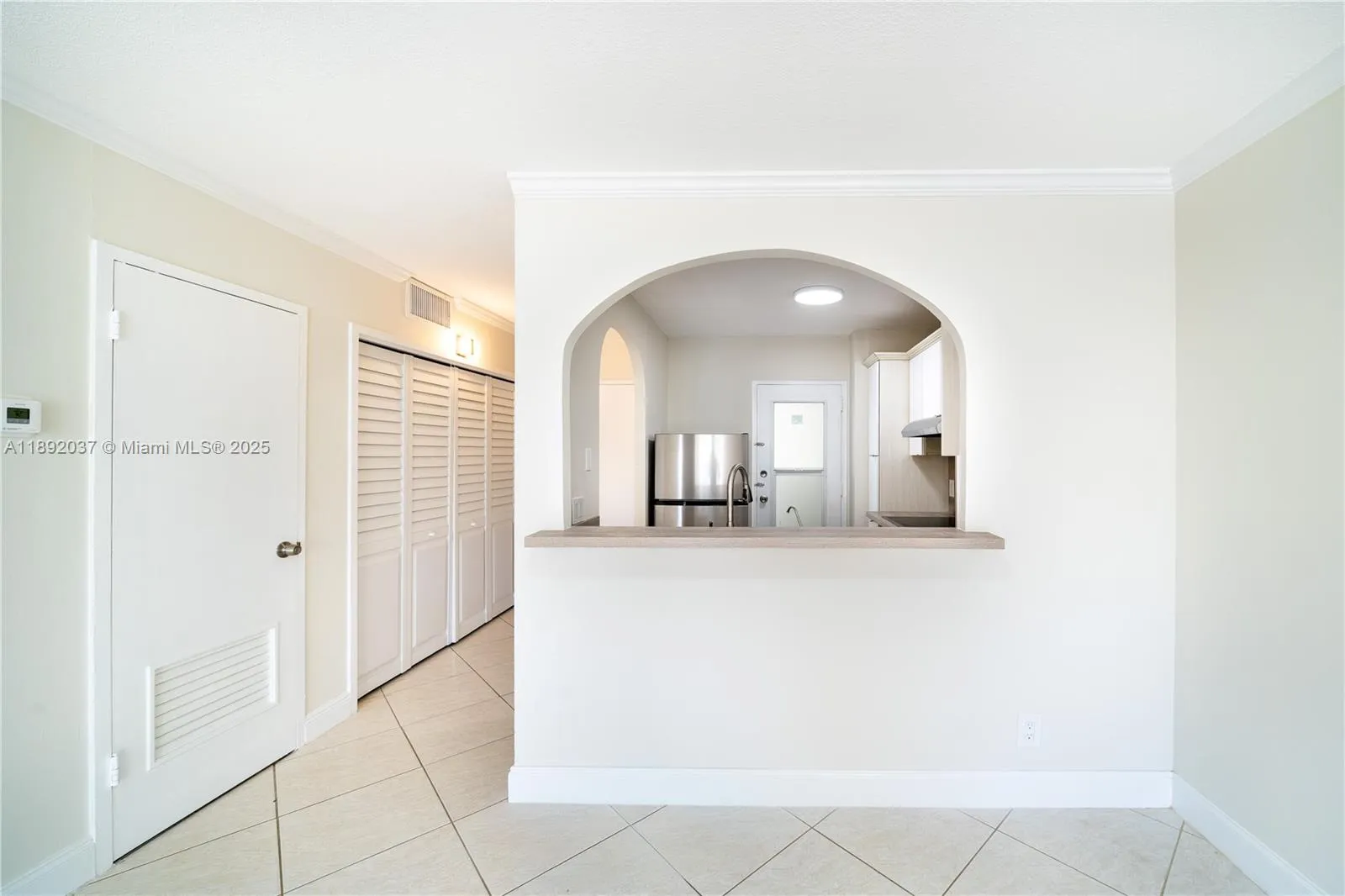 2555 NE 11th St # 310, Fort Lauderdale FL 33304