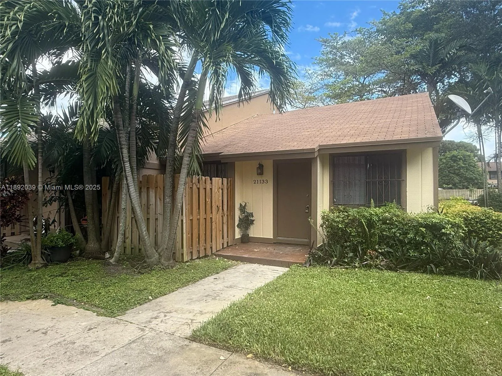 21133 NE 4th Ct, Miami FL 33179
