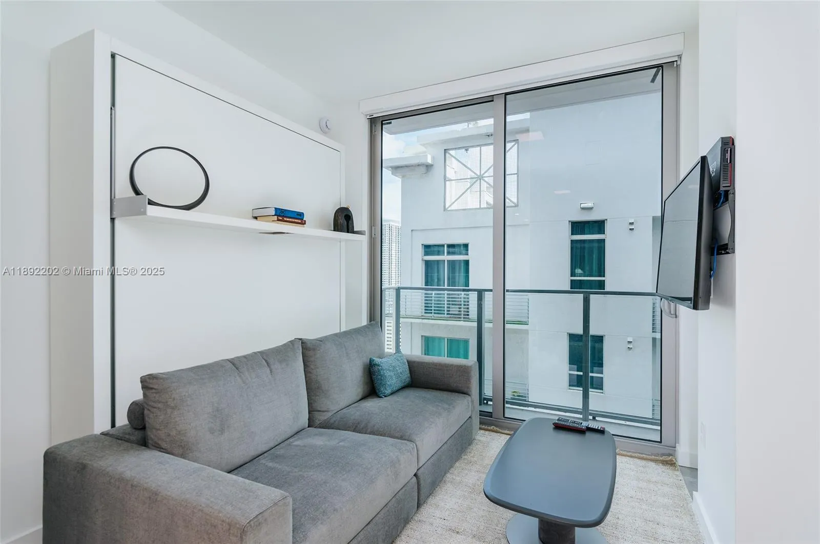 227 NE 2nd St # 2508, Miami FL 33132