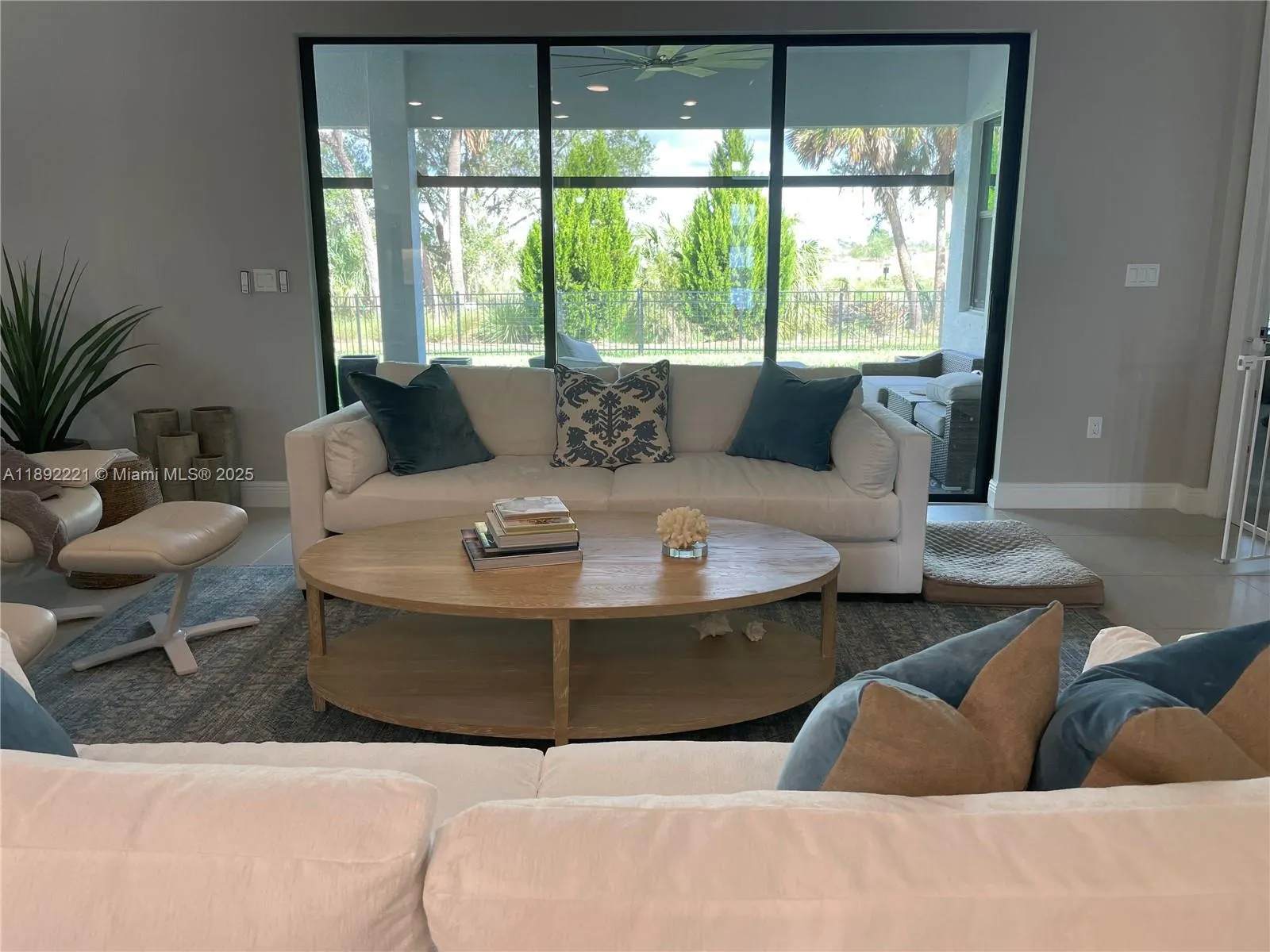 4960 Surfside Circle, Bradenton FL 34211