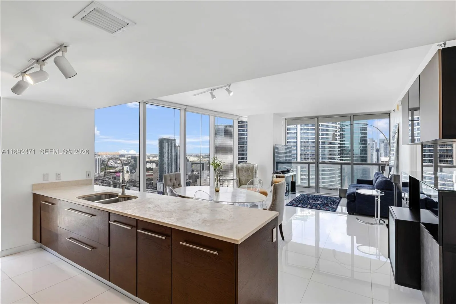 475 Brickell Ave # 4015, Miami FL 33131