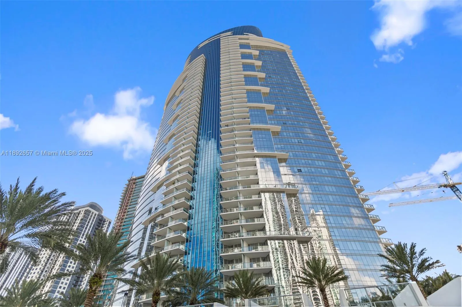 2 bedroom 3 bath for sale at 851 NE 1st Ave # 3707, Miami FL 33132