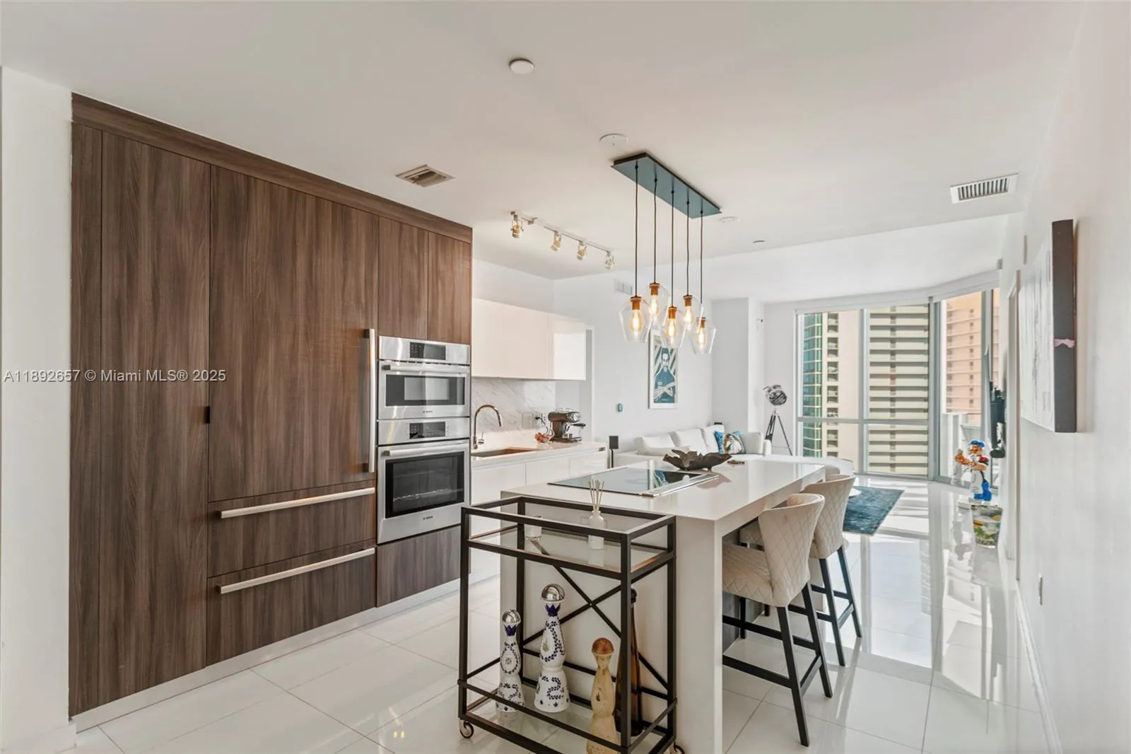 851 NE 1st Ave # 3707, Miami FL 33132