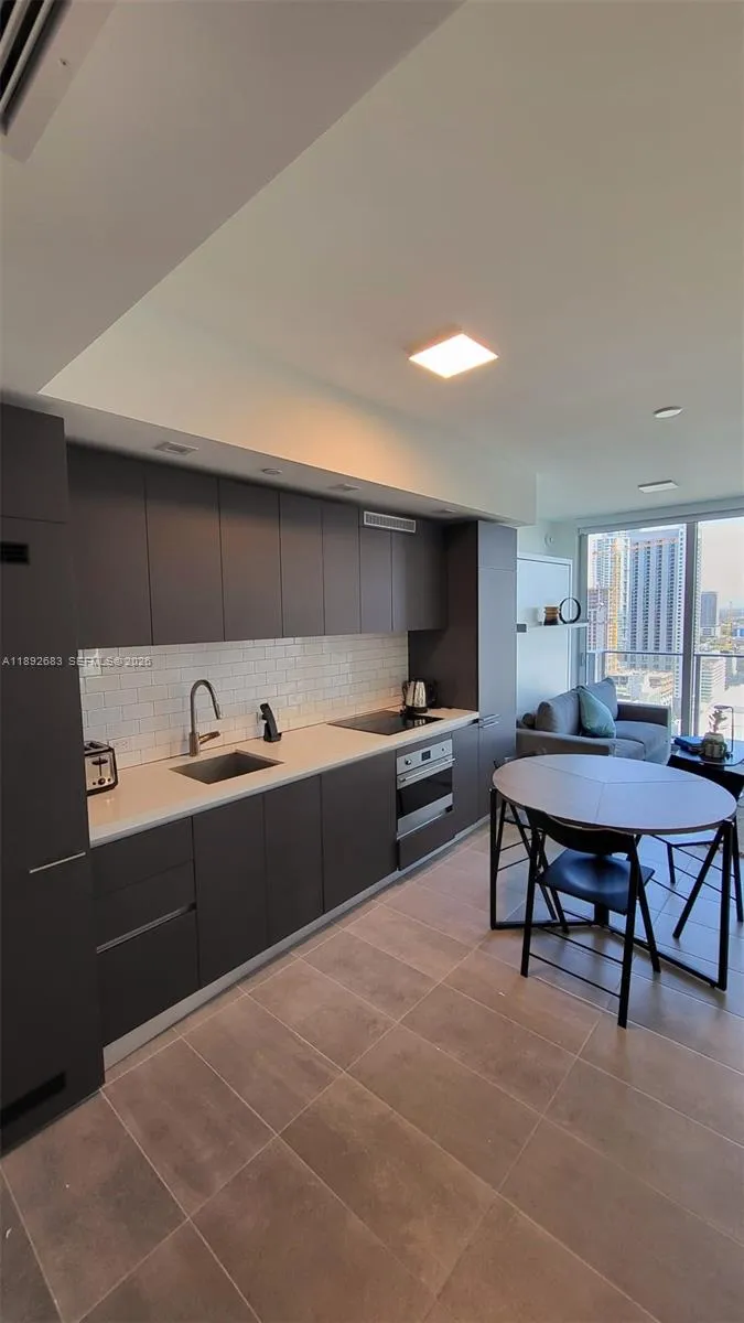 227 NE 2nd St # 2907, Miami FL 33132