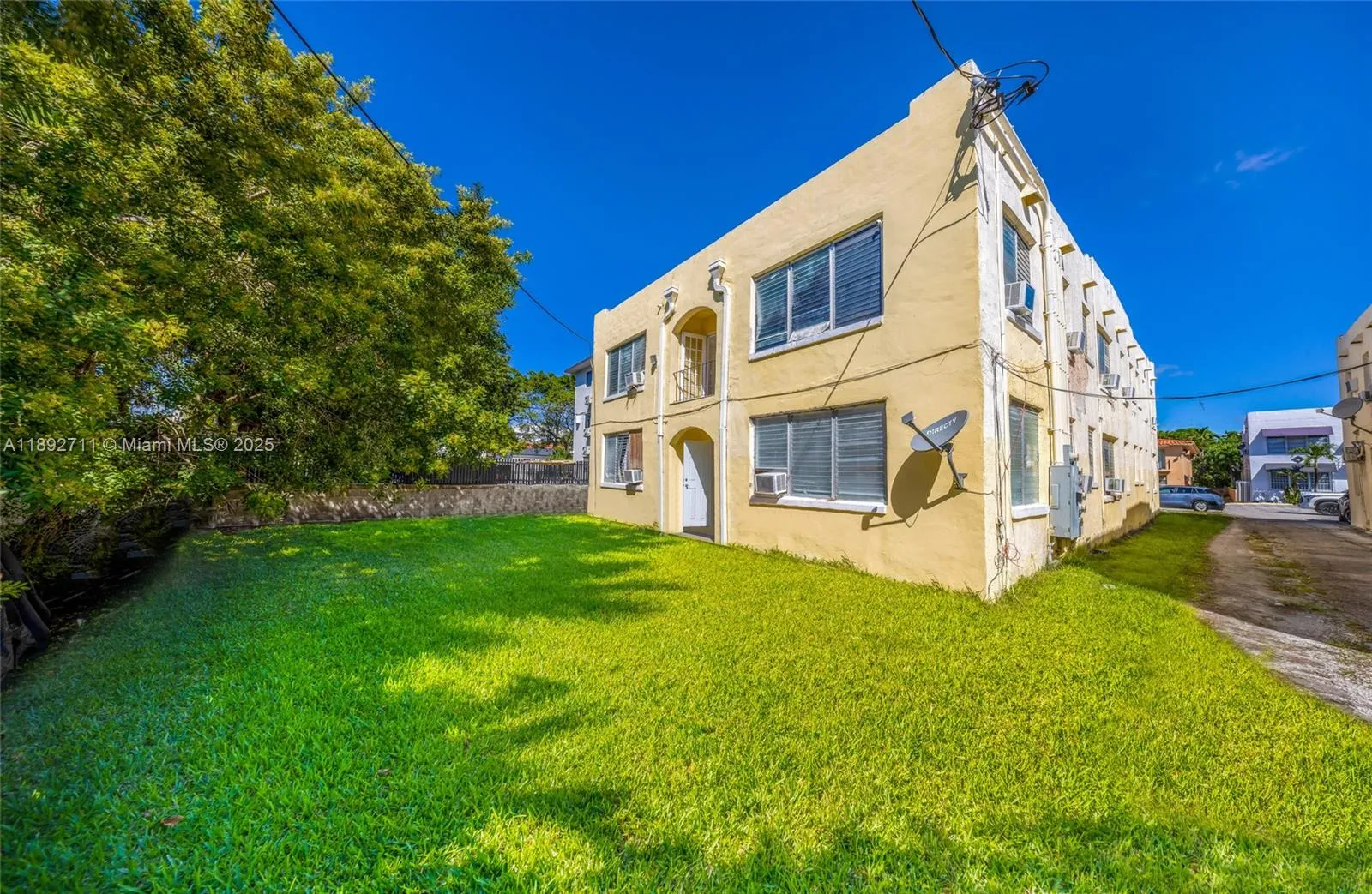 2028 SW 6th St, Miami FL 33135