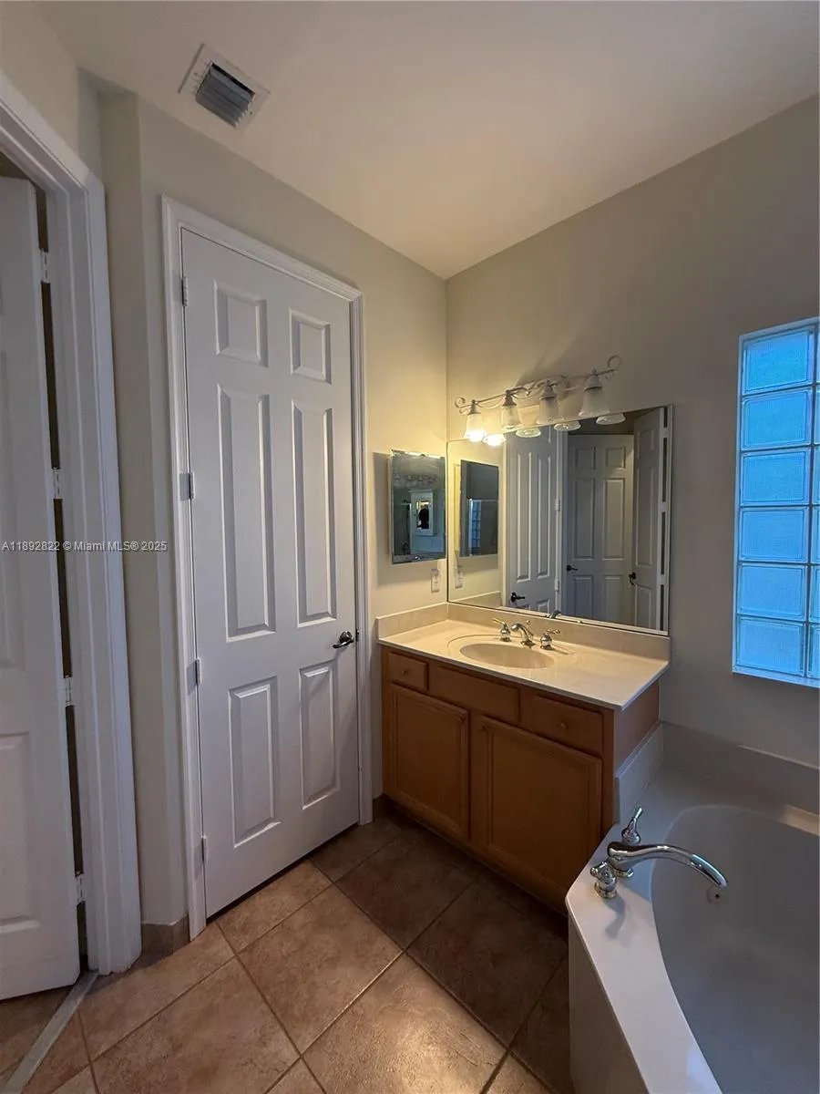6683 Southport Dr, Boynton Beach FL 33472