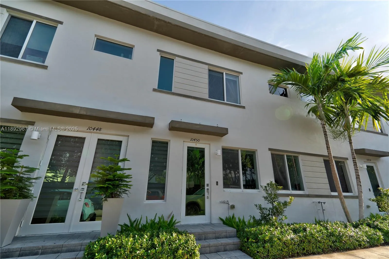 3 bedroom 2 bath for sale at 10450 NW 67th St, Doral FL 33178