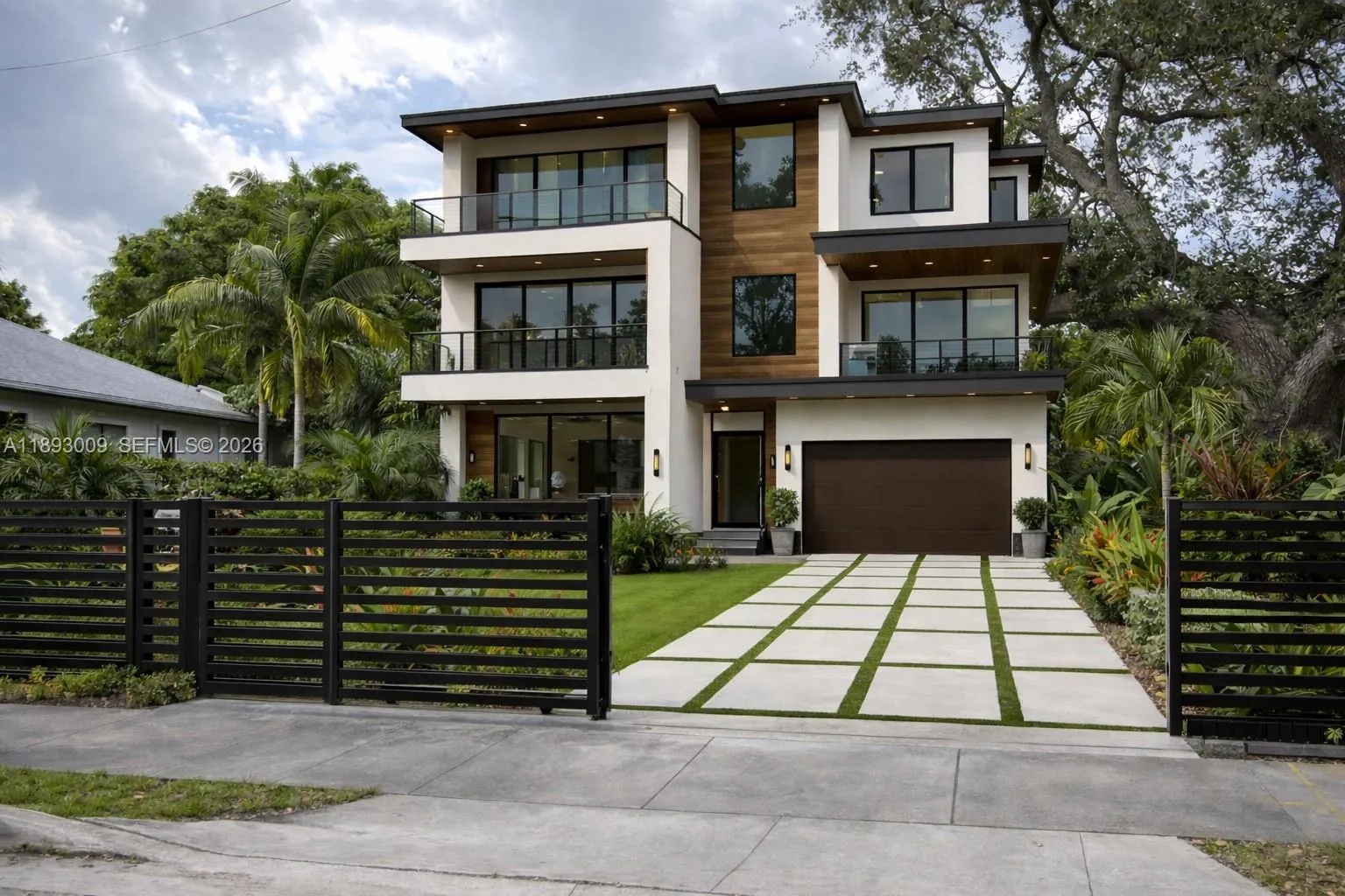 4 bedroom 2 bath for sale at 150 NW 44th St, Miami FL 33127