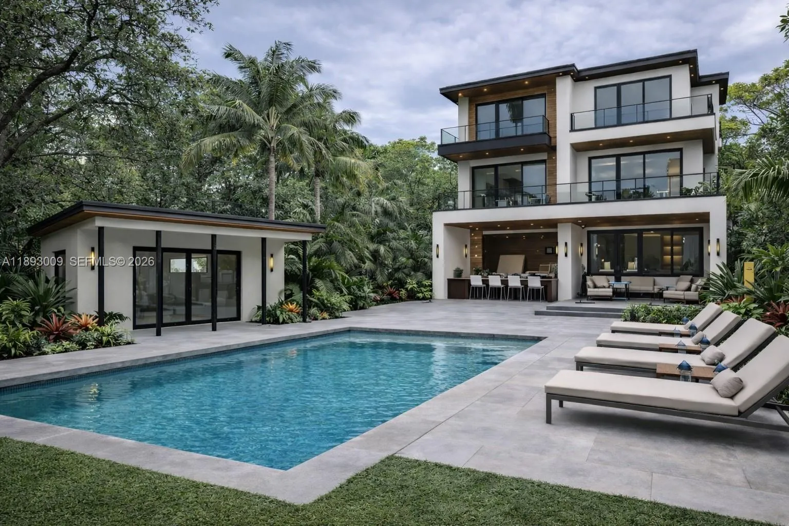 150 NW 44th St, Miami FL 33127