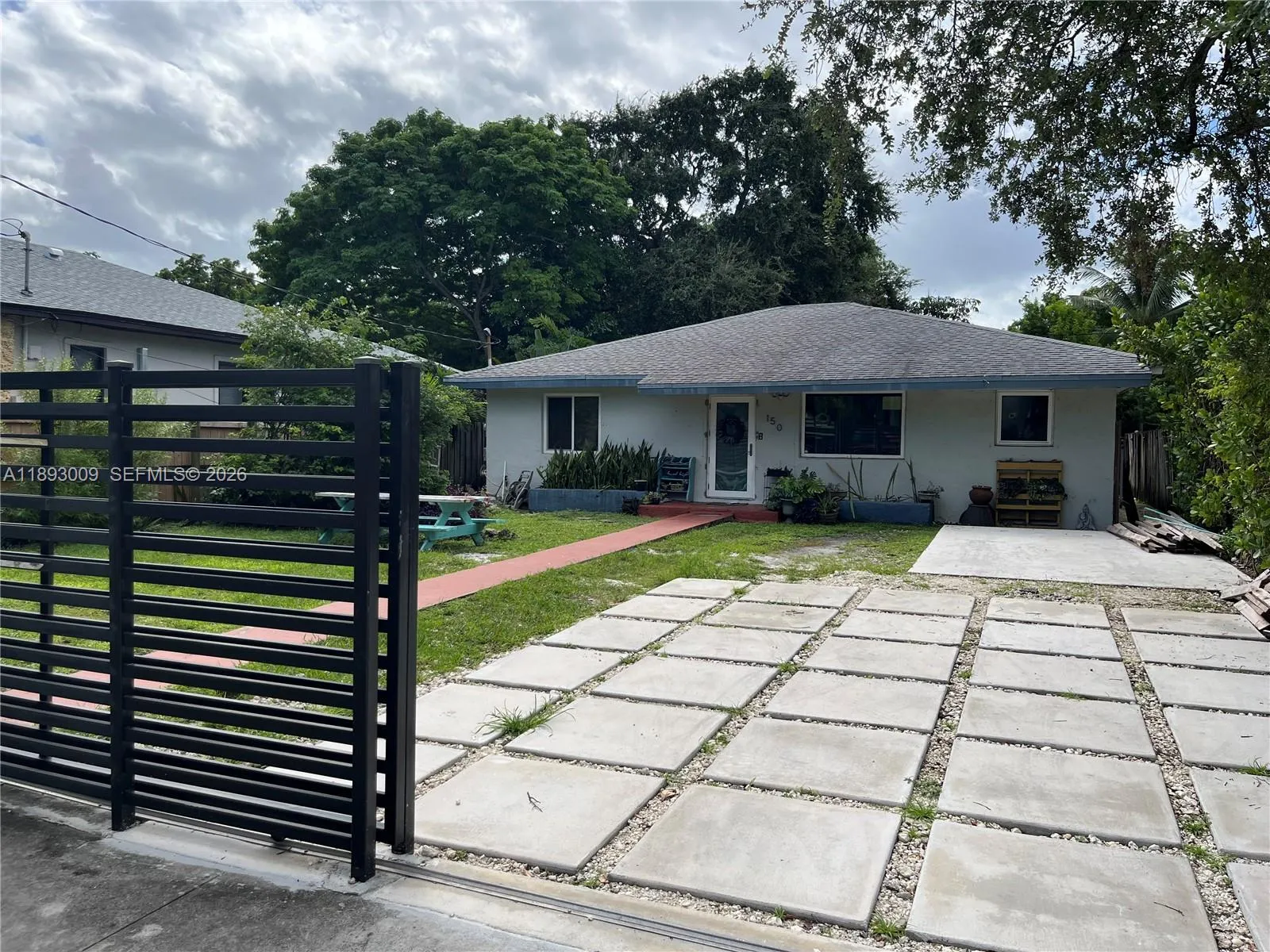 150 NW 44th St, Miami FL 33127
