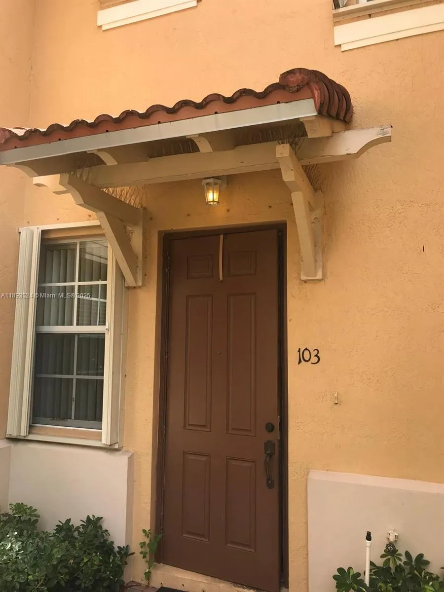 3 bedroom 2 bath for sale at 3390 NE 13th Cir Dr # 19, Homestead FL 33033