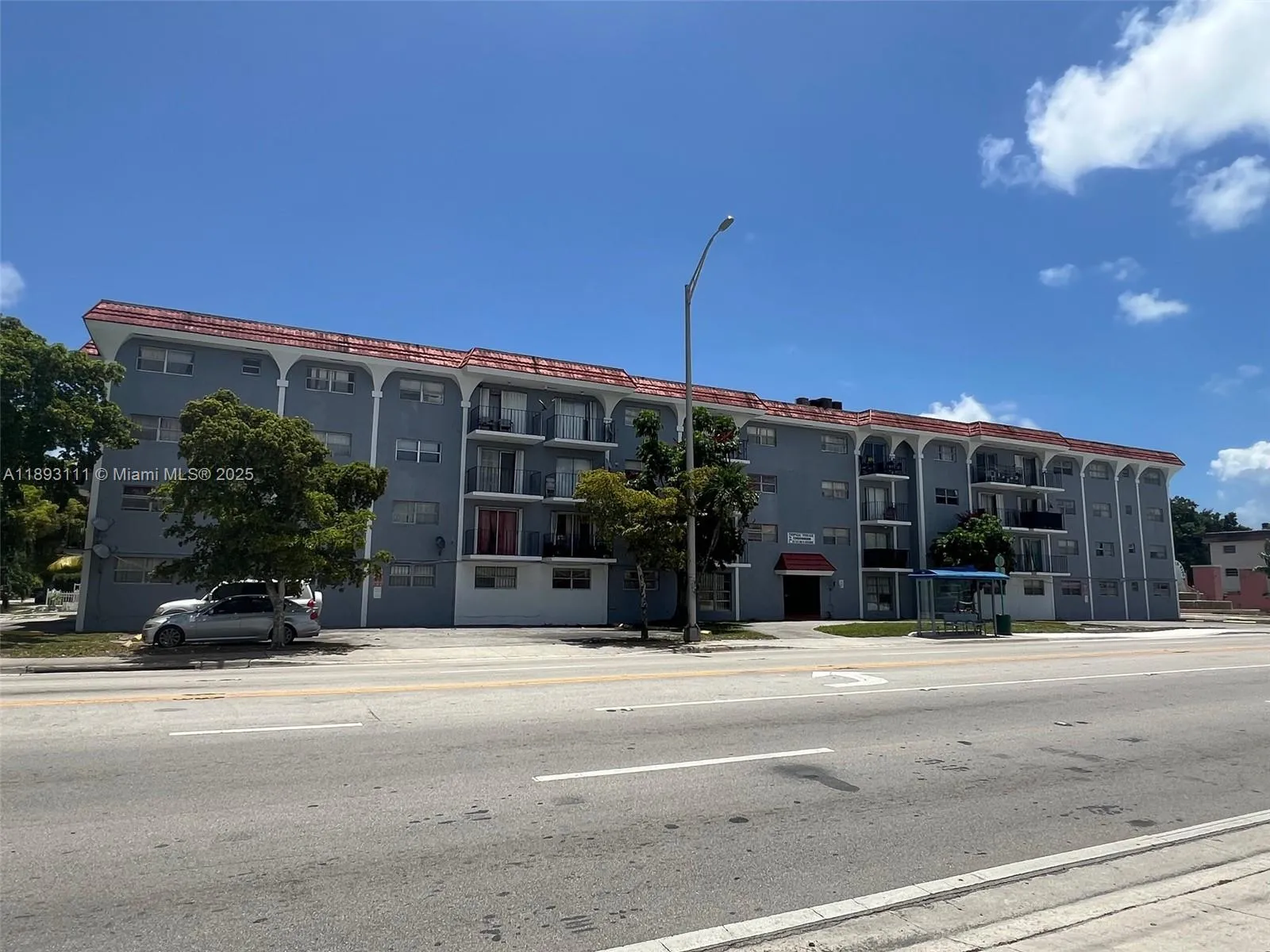 2 bedroom 1 bath for sale at 13725 NE 6th Ave # 301, North Miami FL 33161