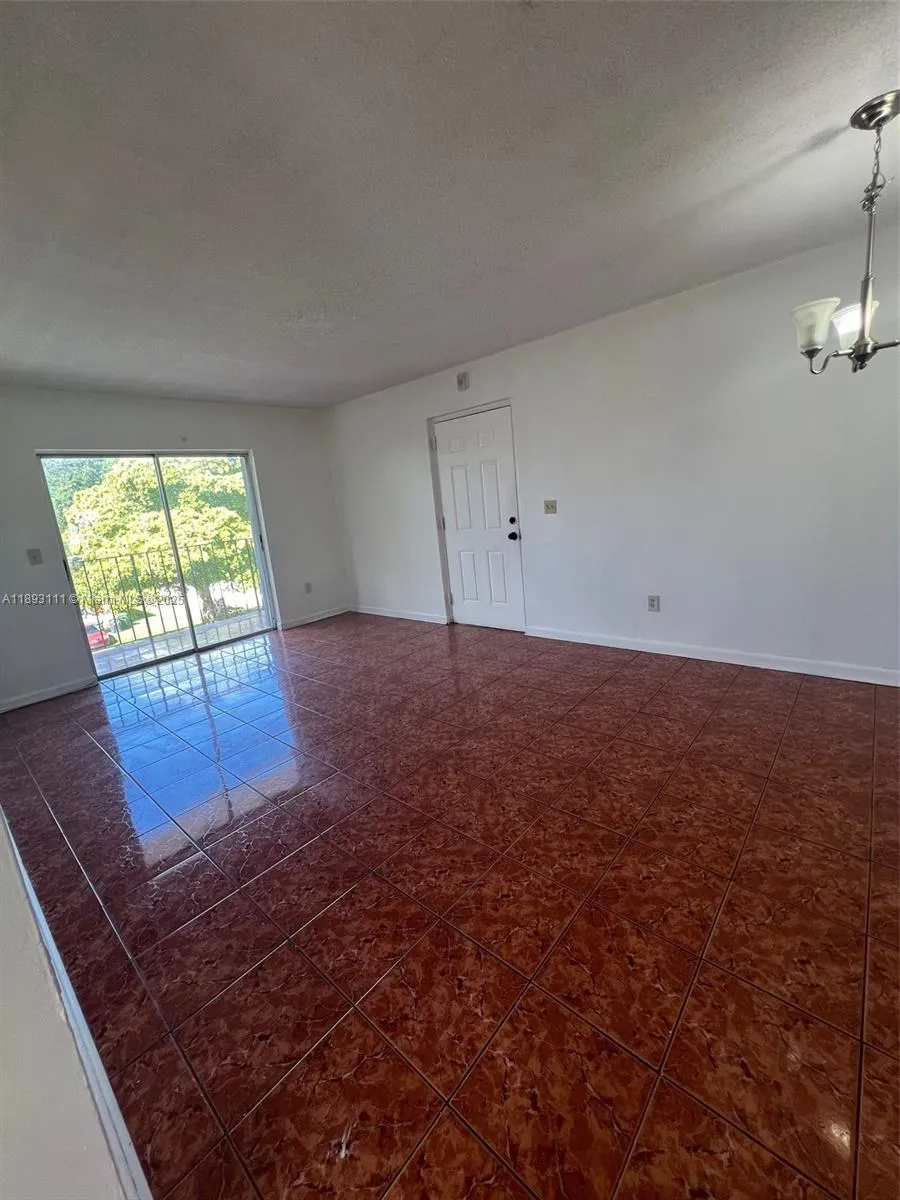 13725 NE 6th Ave # 301, North Miami FL 33161