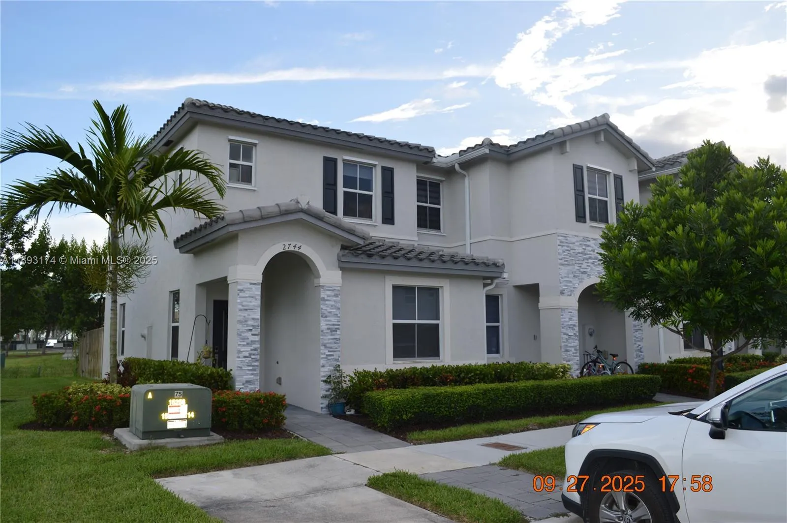 3 bedroom 3 bath for sale at 2744 SE 19th St, Homestead FL 33035