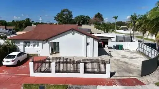 4 bedroom 2 bath for sale at 20610 SW 125th Ct, Miami FL 33177