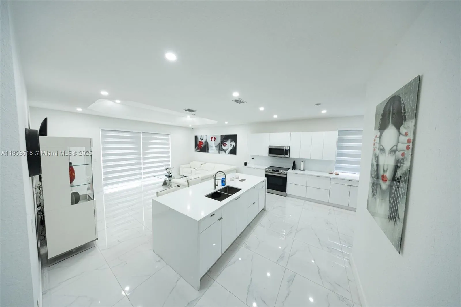 2122 NE 39th Ter, Homestead FL 33033