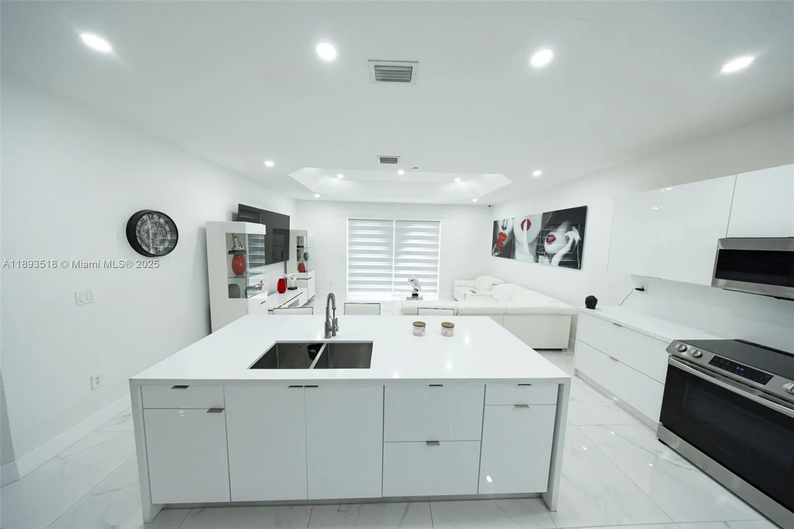 2122 NE 39th Ter, Homestead FL 33033