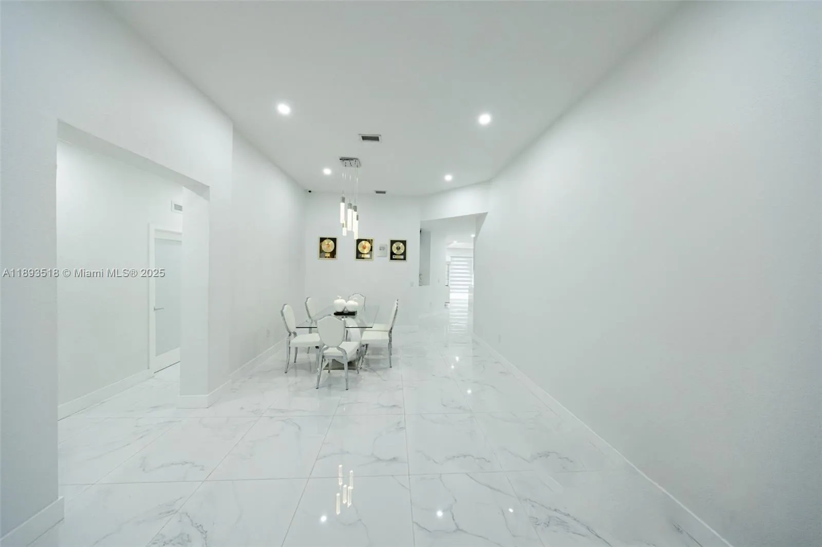 2122 NE 39th Ter, Homestead FL 33033