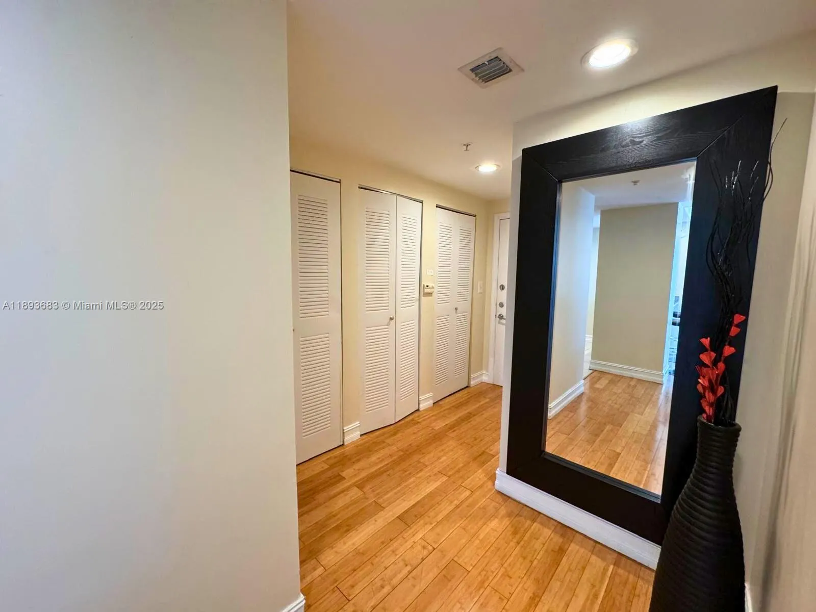 275 NE 18th St # 808, Miami FL 33132