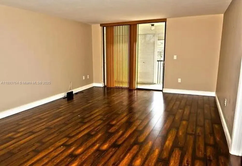 5570 NW 44th St # 312A, Lauderhill FL 33319