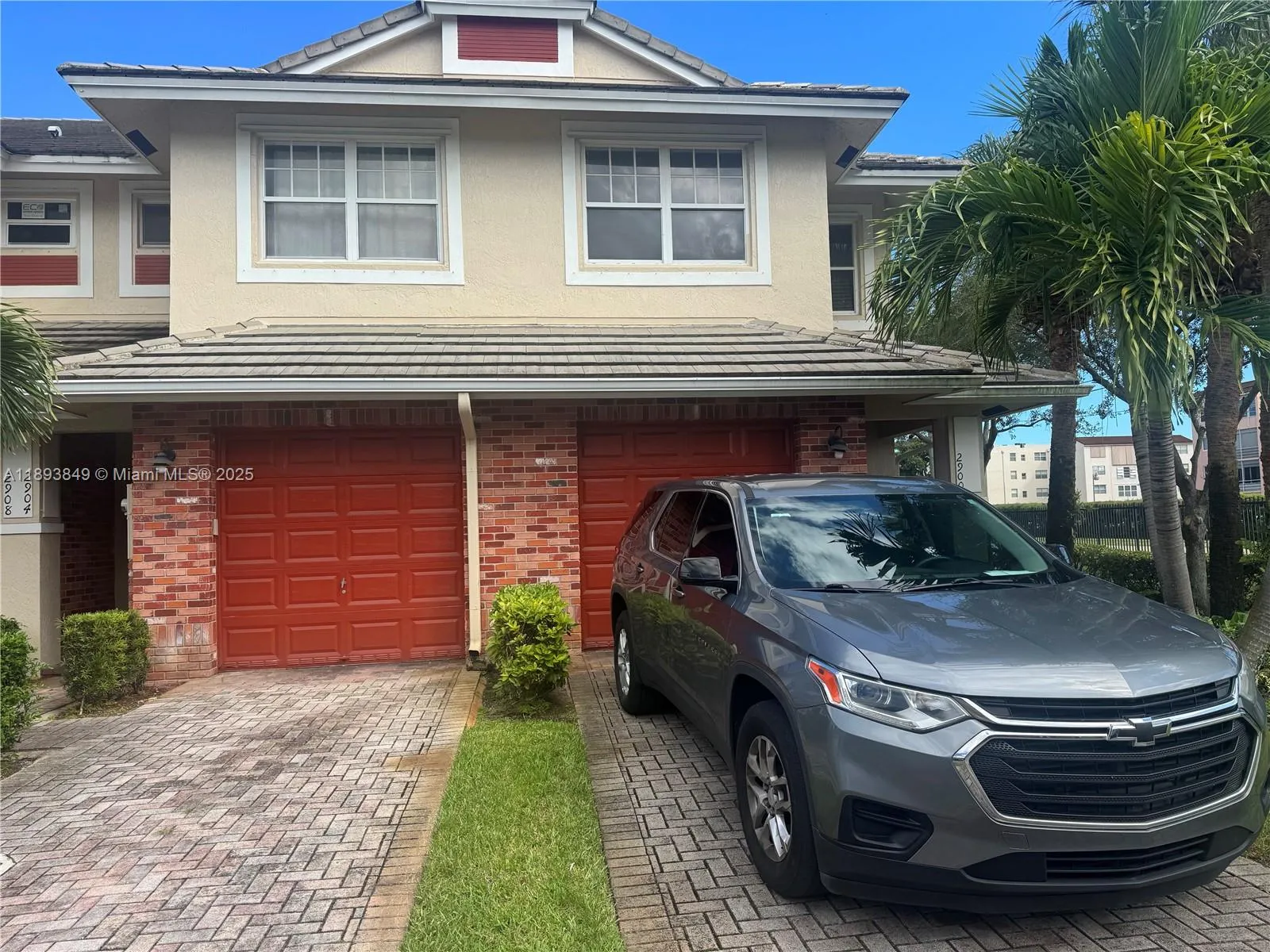 2 bedroom 2 bath for sale at 2904 NW 33rd Ter, Lauderdale Lakes FL 33311