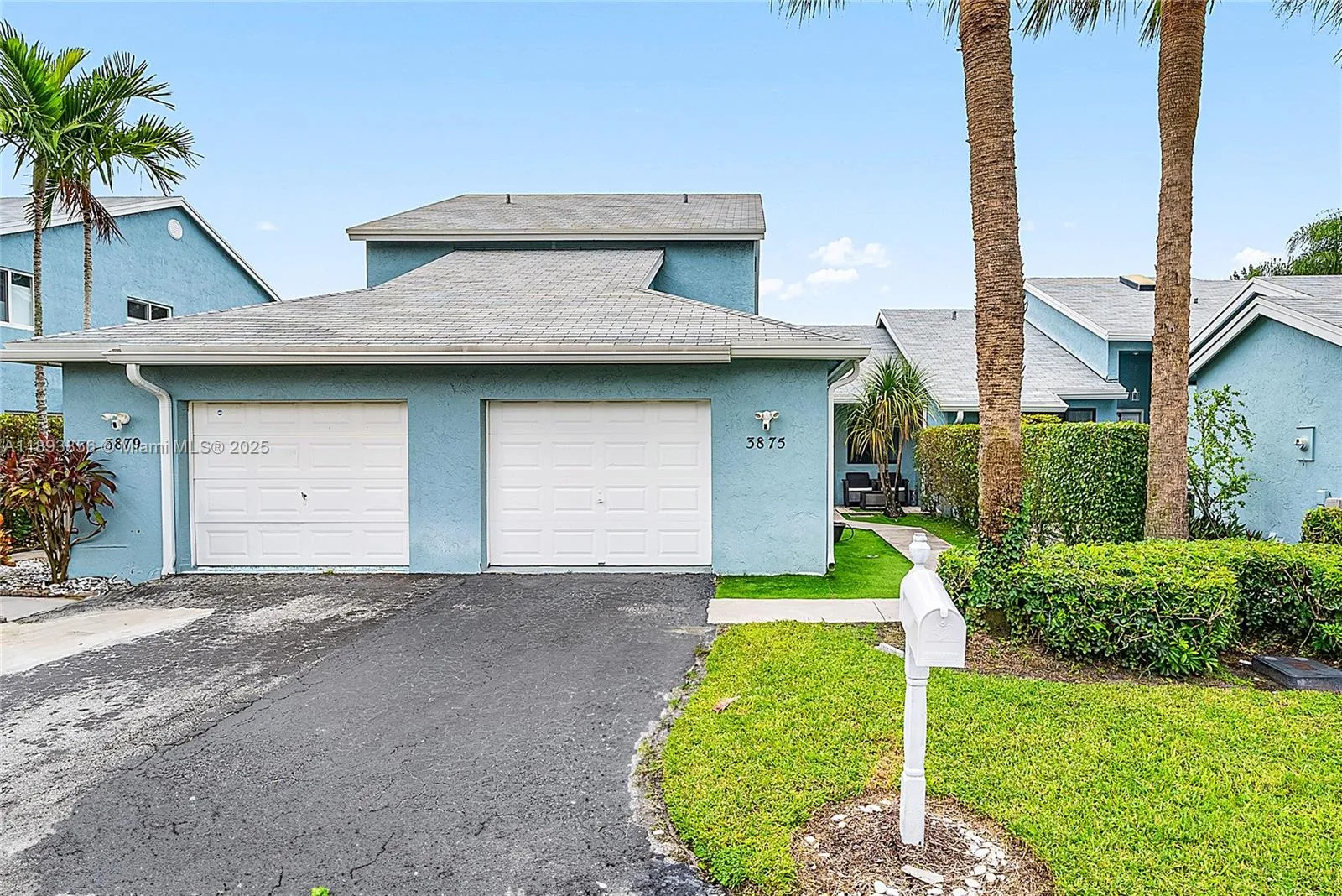 3 bedroom 2 bath for sale at 3875 Island club w, Lantana FL 33462