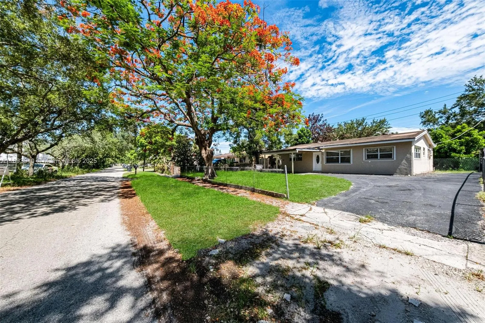 6442 Oak St, Hollywood FL 33024