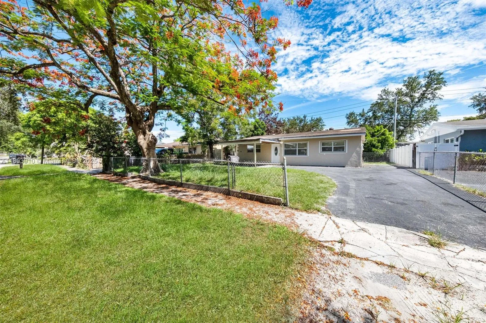 6442 Oak St, Hollywood FL 33024
