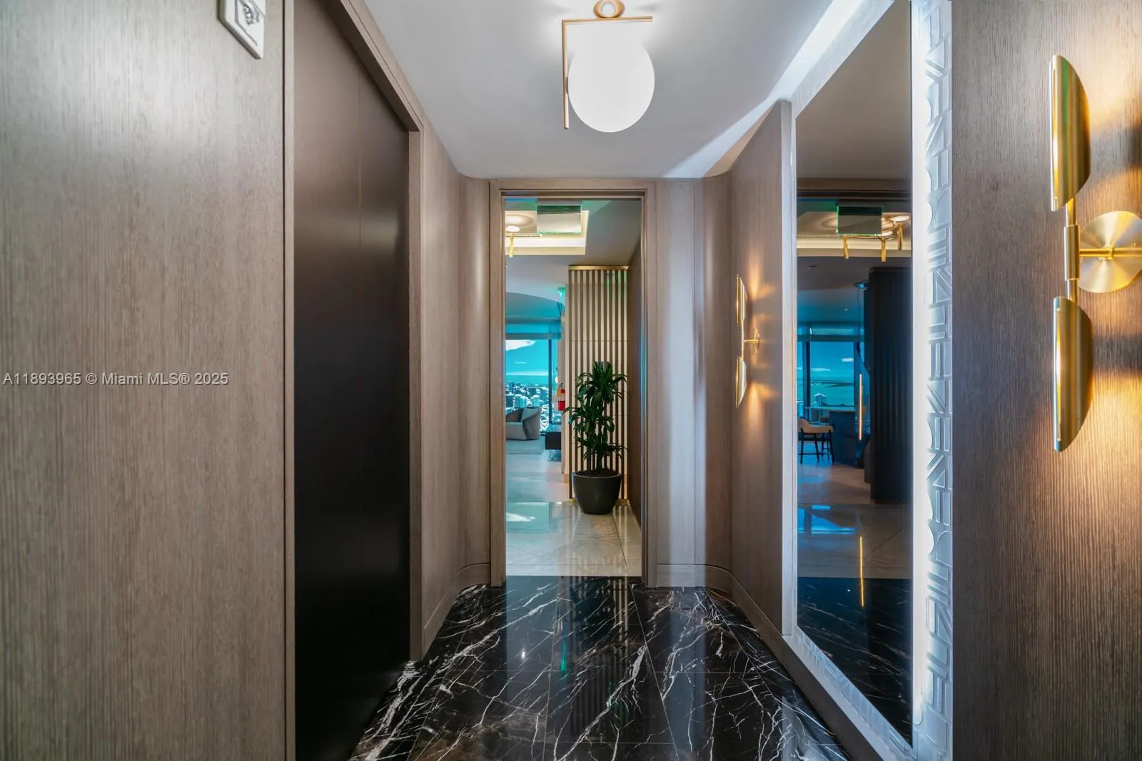 3 bedroom 3 bath for sale at 300 N Biscayne Blvd # 7803, Miami FL 33132