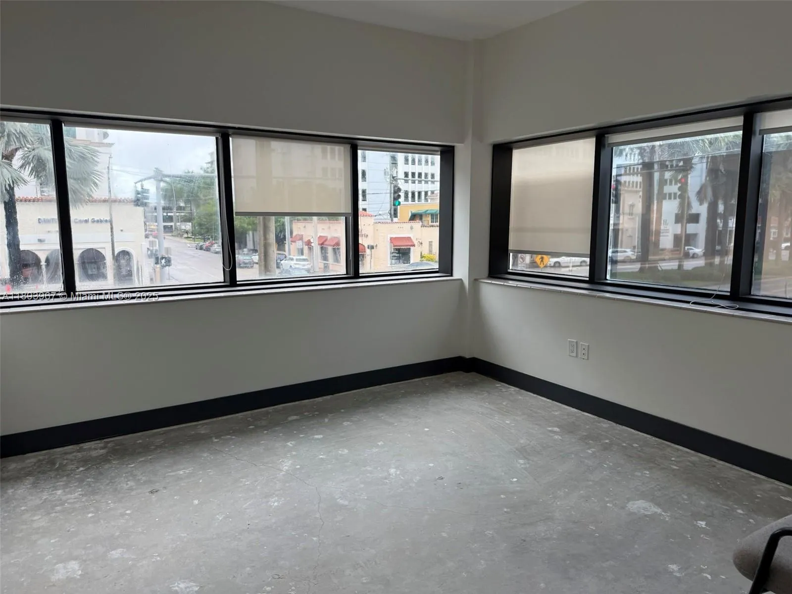 299 Alhambra Cir # 203, Coral Gables FL 33134