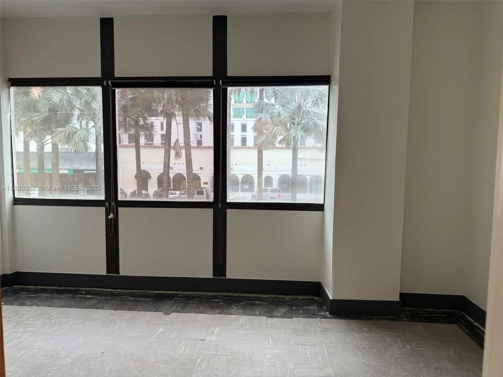 299 Alhambra Cir # 203, Coral Gables FL 33134