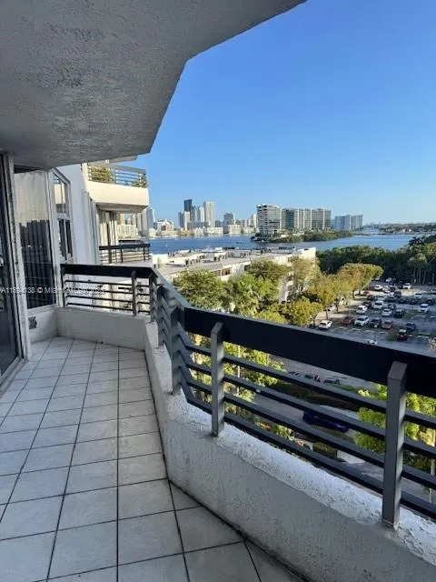 3400 NE 192nd St # 802, Aventura FL 33180