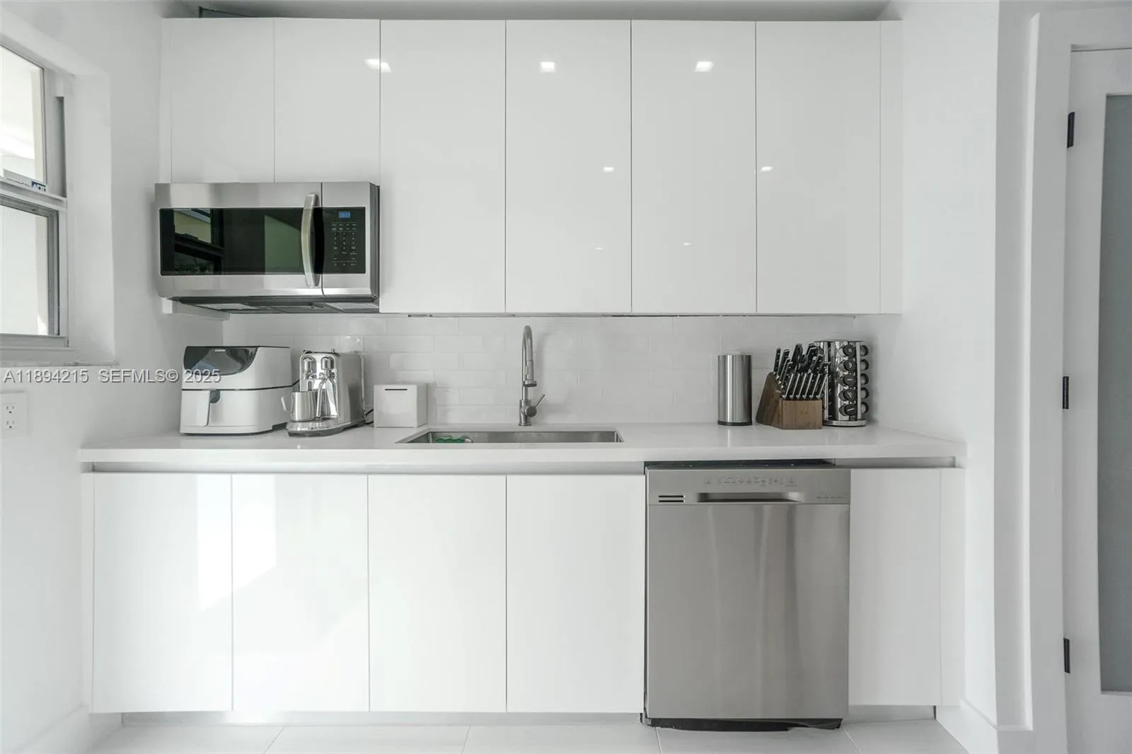 3909 Garden Avenue, Miami Beach FL 33140
