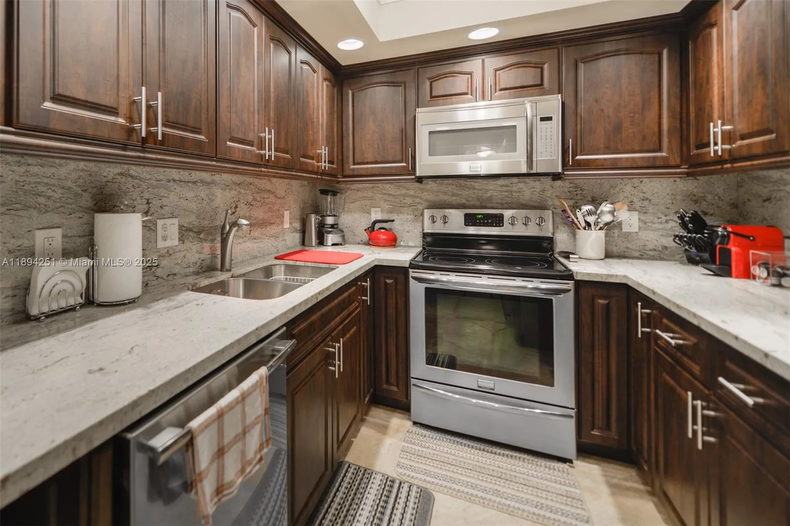 1950 S Ocean Dr # 11K, Hallandale Beach FL 33009