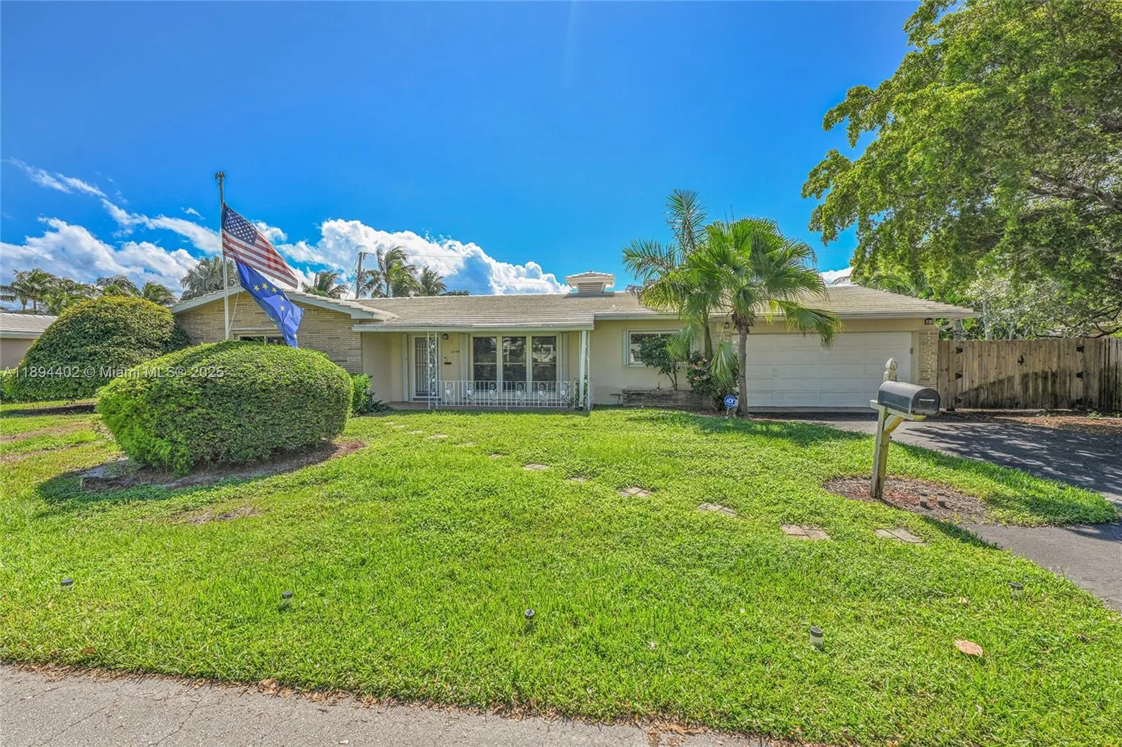 2 bedroom 2 bath for sale at 2750 SE 3rd St, Pompano Beach FL 33062