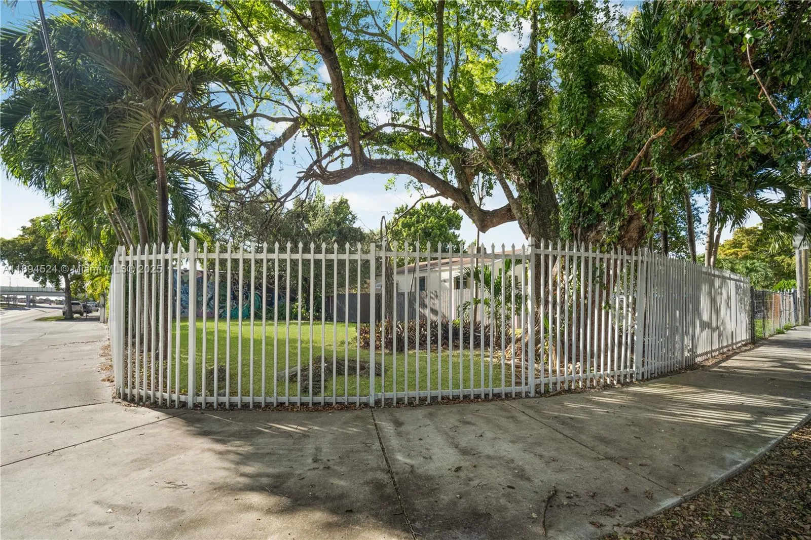 for sale at 2900 NW 11th Ave, Miami FL 33127