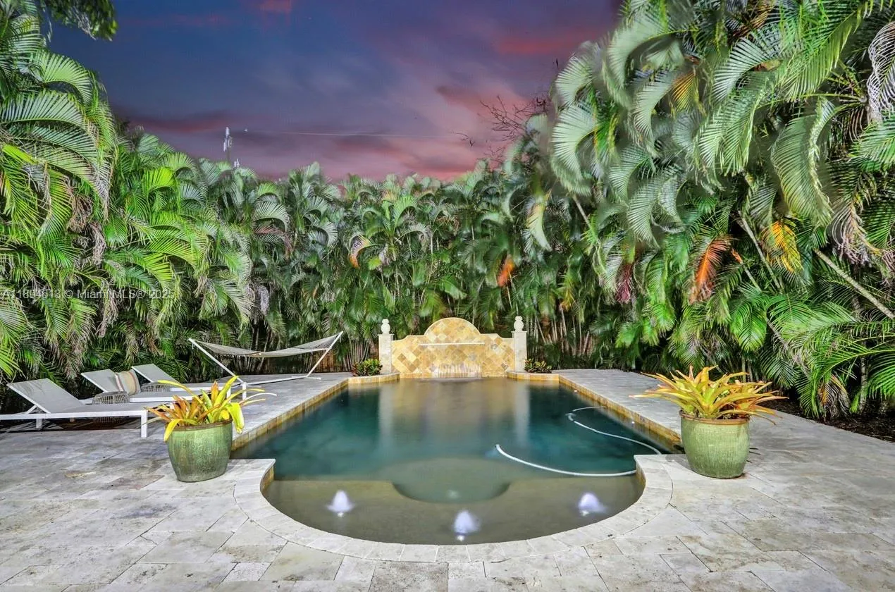 12 NE 26th St, Wilton Manors FL 33305