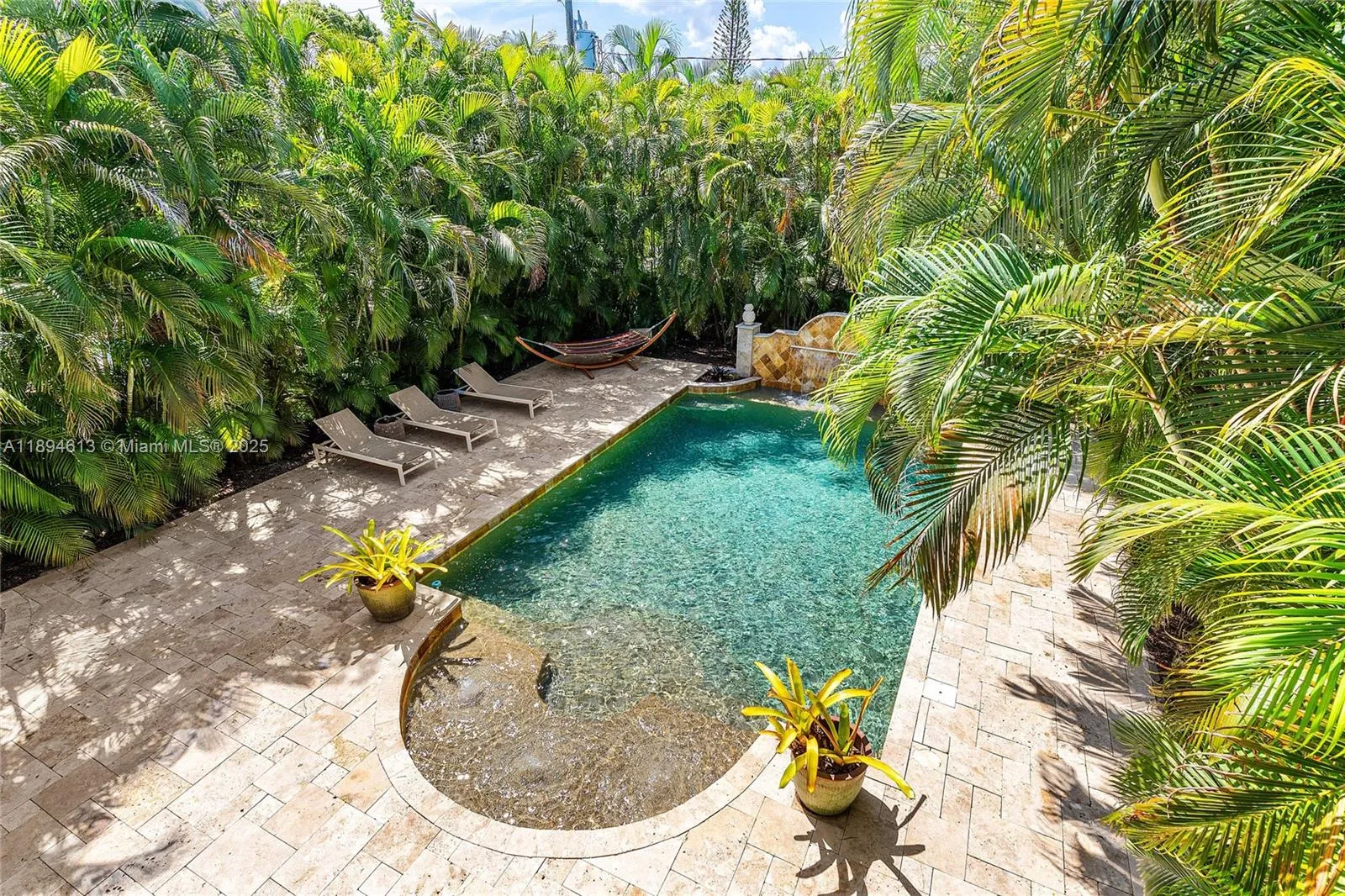 12 NE 26th St, Wilton Manors FL 33305