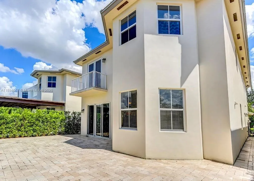 6950 NW 104th Ct, Doral FL 33178