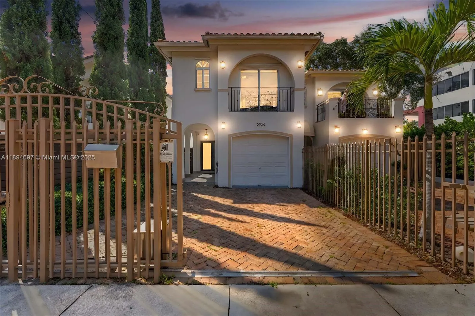 3 bedroom 2 bath for sale at 2924 Bridgeport Ave, Miami FL 33133