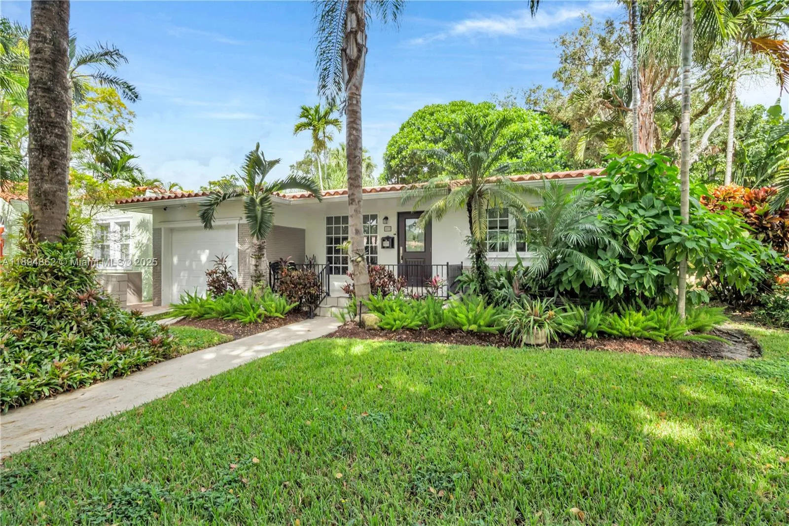 2 bedroom 2 bath for sale at 817 Venetia Ave, Coral Gables FL 33134